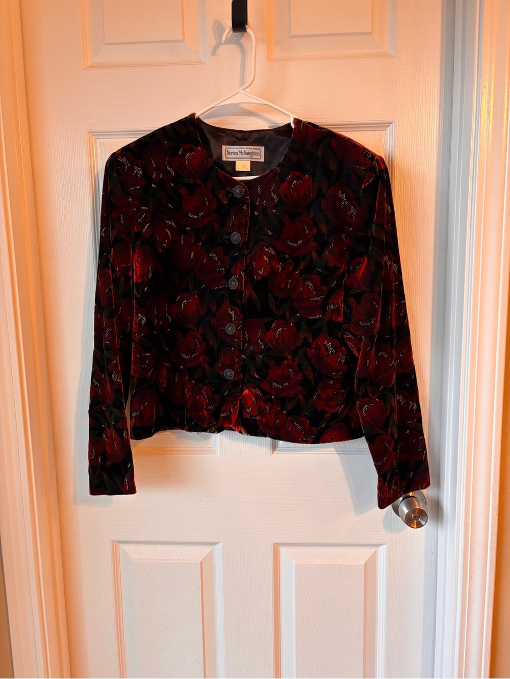 Norton McNaughton Collection Black and Red vintage Velvet Cropped Blazer